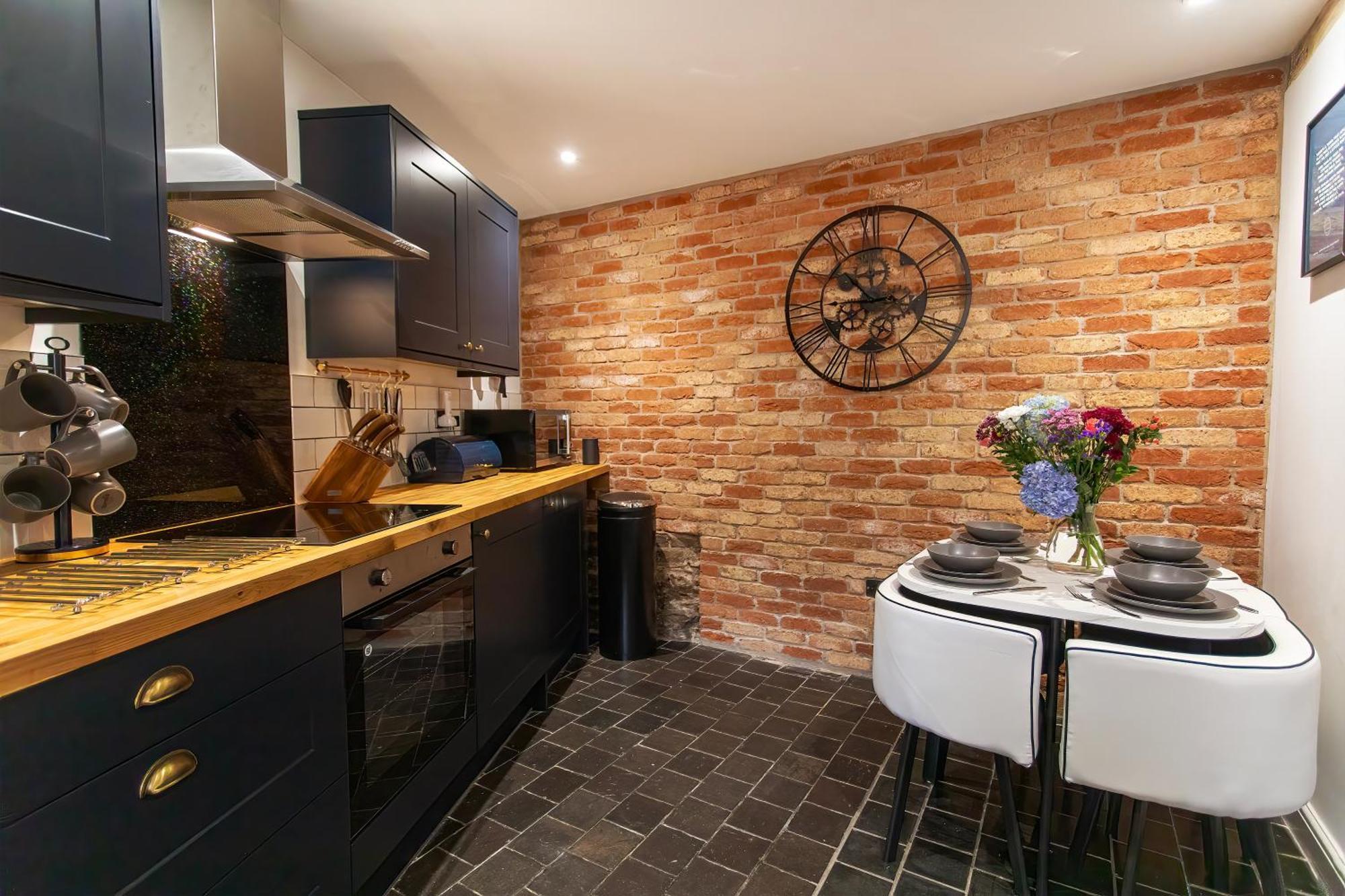 Stunning Ashbourne Town Centre Cottage Near Alton Towers Peak District Derbyshire Esterno foto